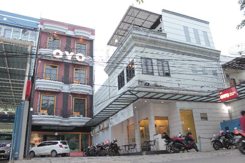 ג'קרטה Oyo 119 Belvena Hotel מראה חיצוני תמונה